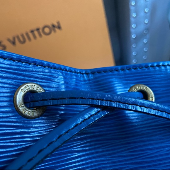 Authentic Louis Vuitton Epi Bucket - Picture 8 of 16